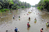 Fishing tradition wows in Khandige fair